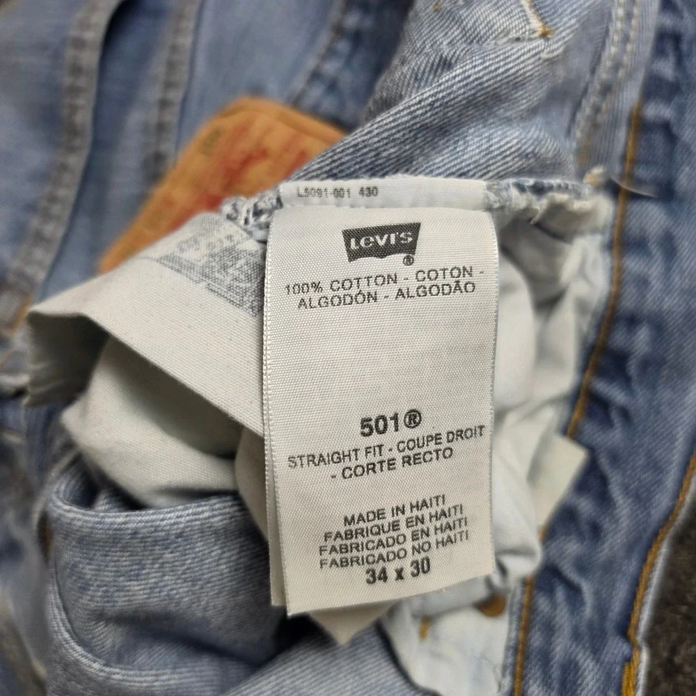 Vtg Levis 501 Straight Fit Jeans Mens 34x30 Blue Distressed Button Fly Light Y2k